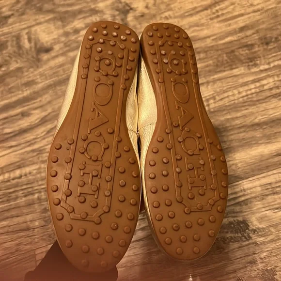 Coach leather loafers . Womens . SZ 6.5 - Picture 2 of 2